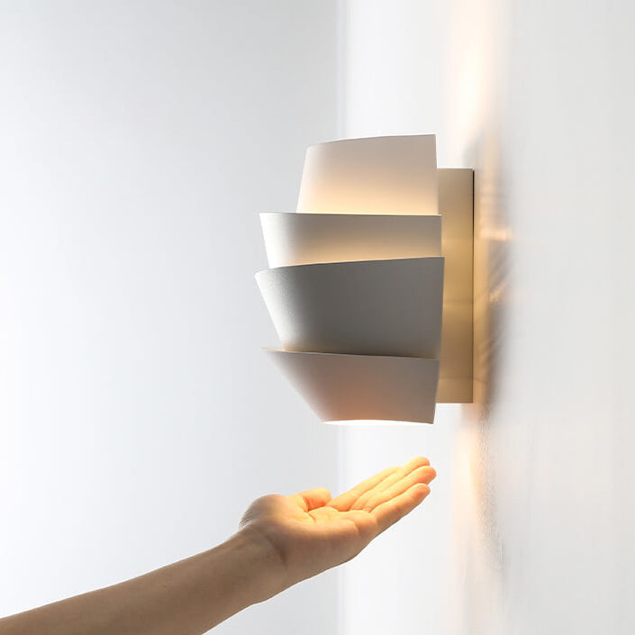 Modern Wall Sconce Layered Metal Design with Dual Light Effect - Product detail 4
