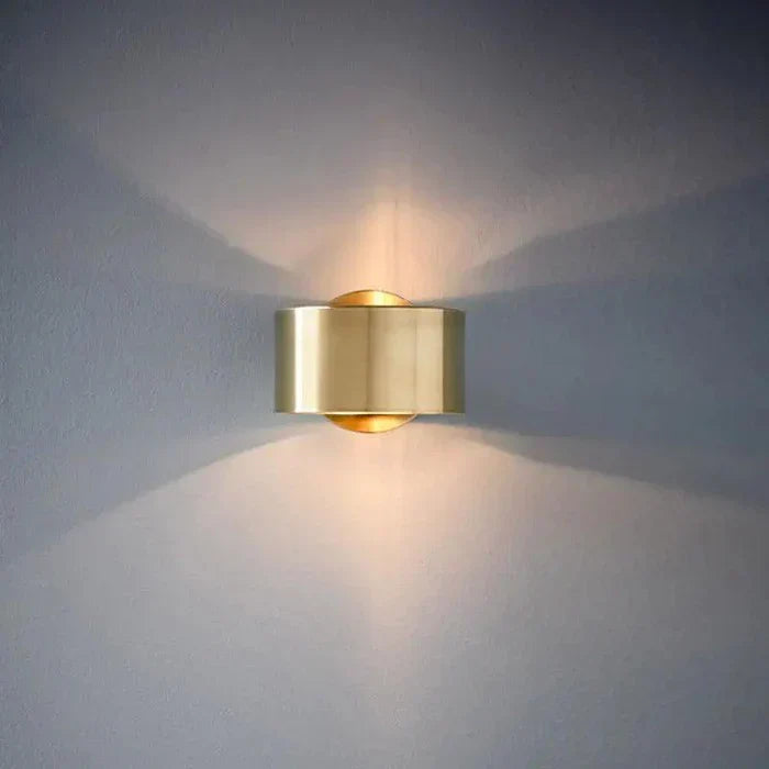 Modern LED Wall Light Gold Metal Curved Design - Detailed view