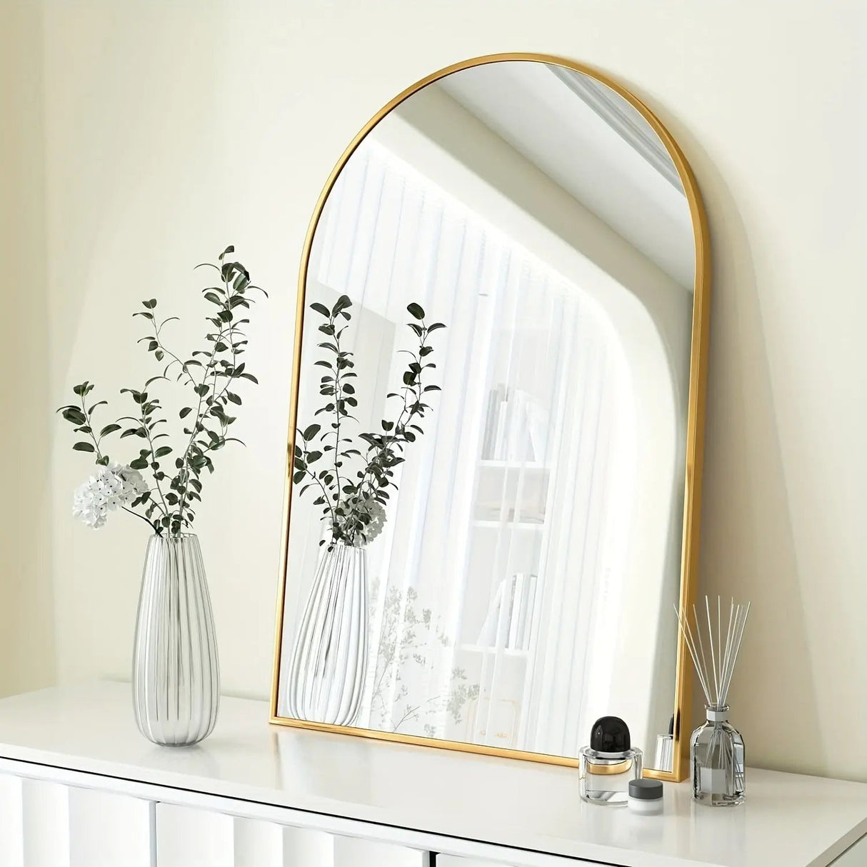 Arched Wall Mirror  Modern Metal Frame Design - Detailed view