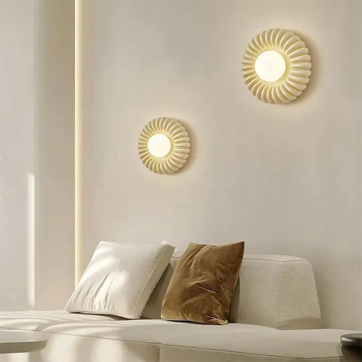 Modern Resin Wall Sconce Pleated Shell Design - Product detail 4