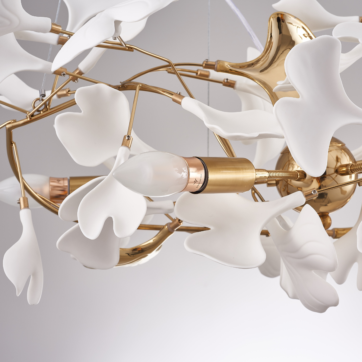 Ginkgo Leaf Chandelier Brass and White Floral Design - Product detail 20