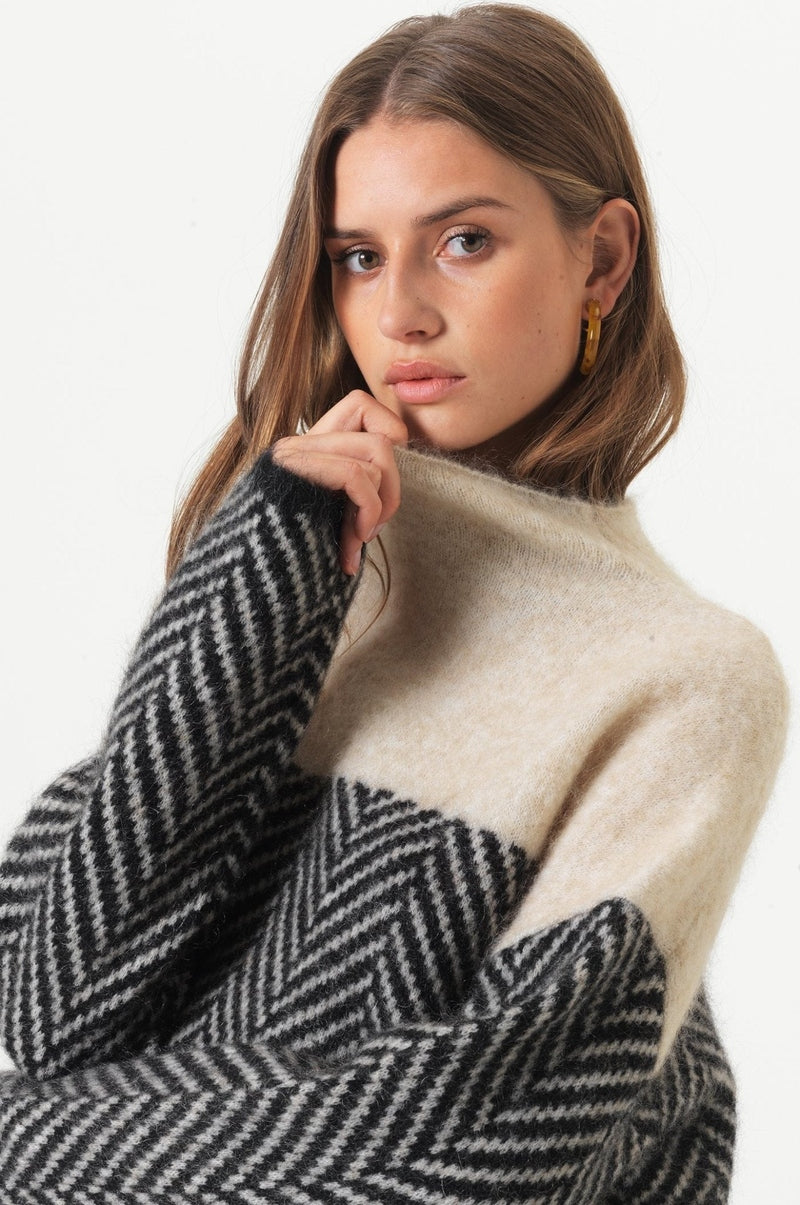 Wool Blend Turtleneck Sweater Chevron Pattern Design - Product detail 6