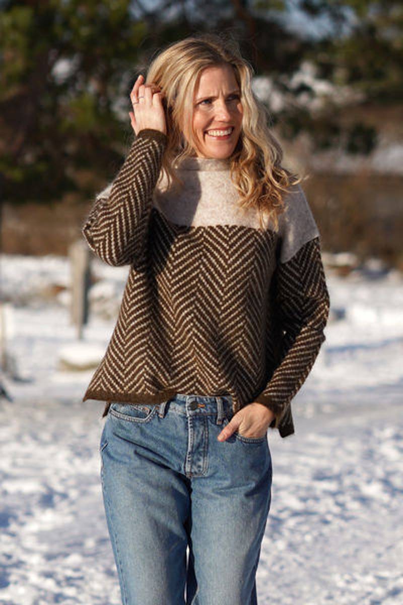 Wool Blend Turtleneck Sweater Chevron Pattern Design - Product detail 5
