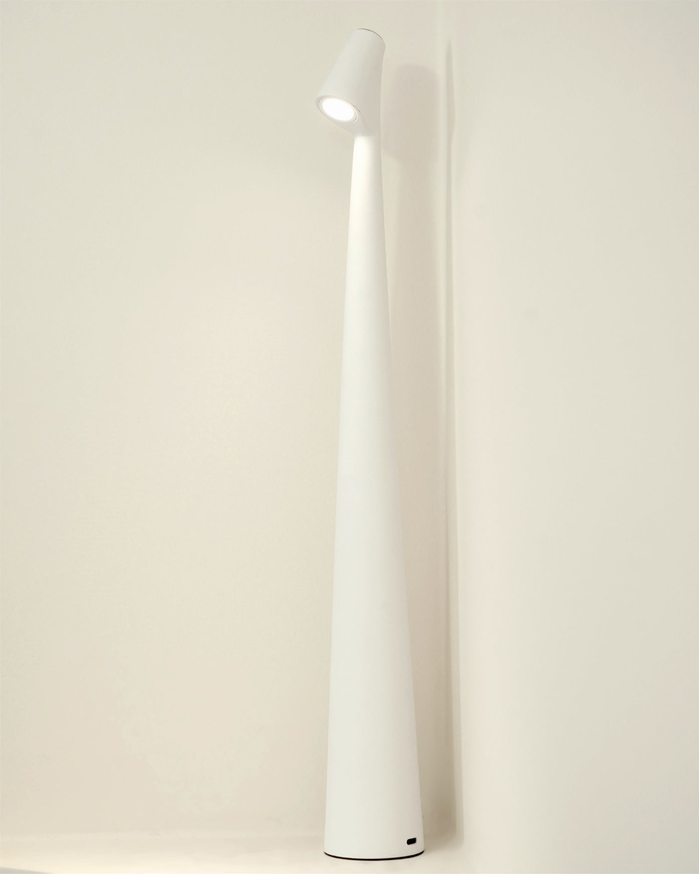 Modern LED Desk Lamp  Touch Control Rechargeable Design - Product detail 27