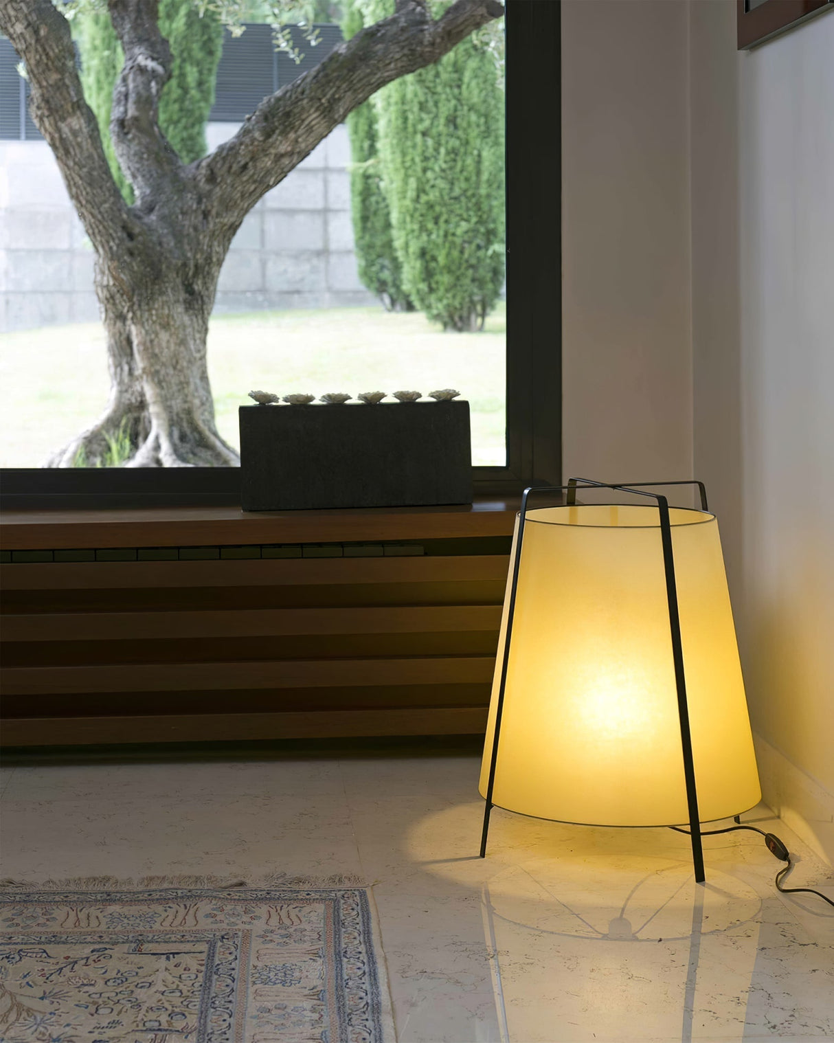 Modern Table Lamp Minimalist Tripod Design - Product detail 5