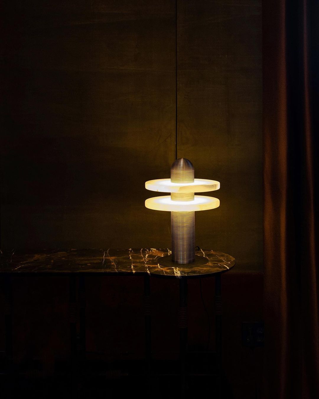 Modern Alabaster Table Lamp Dual Ring Design - Product detail 11
