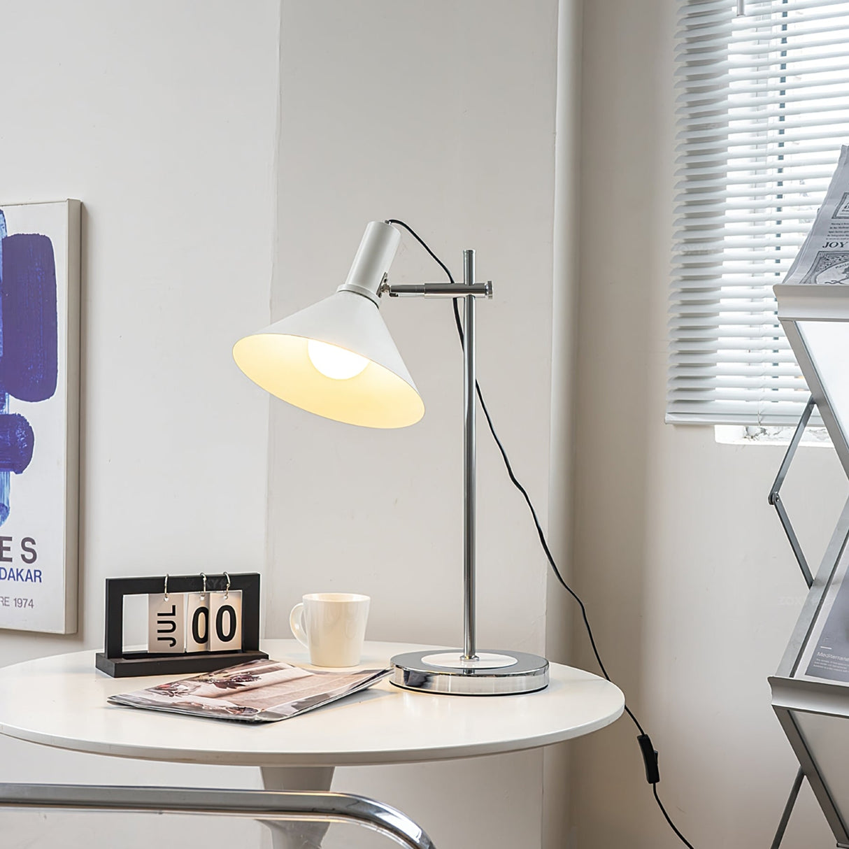 Modern Table Lamp Adjustable Metal Shade Design - Product detail 4