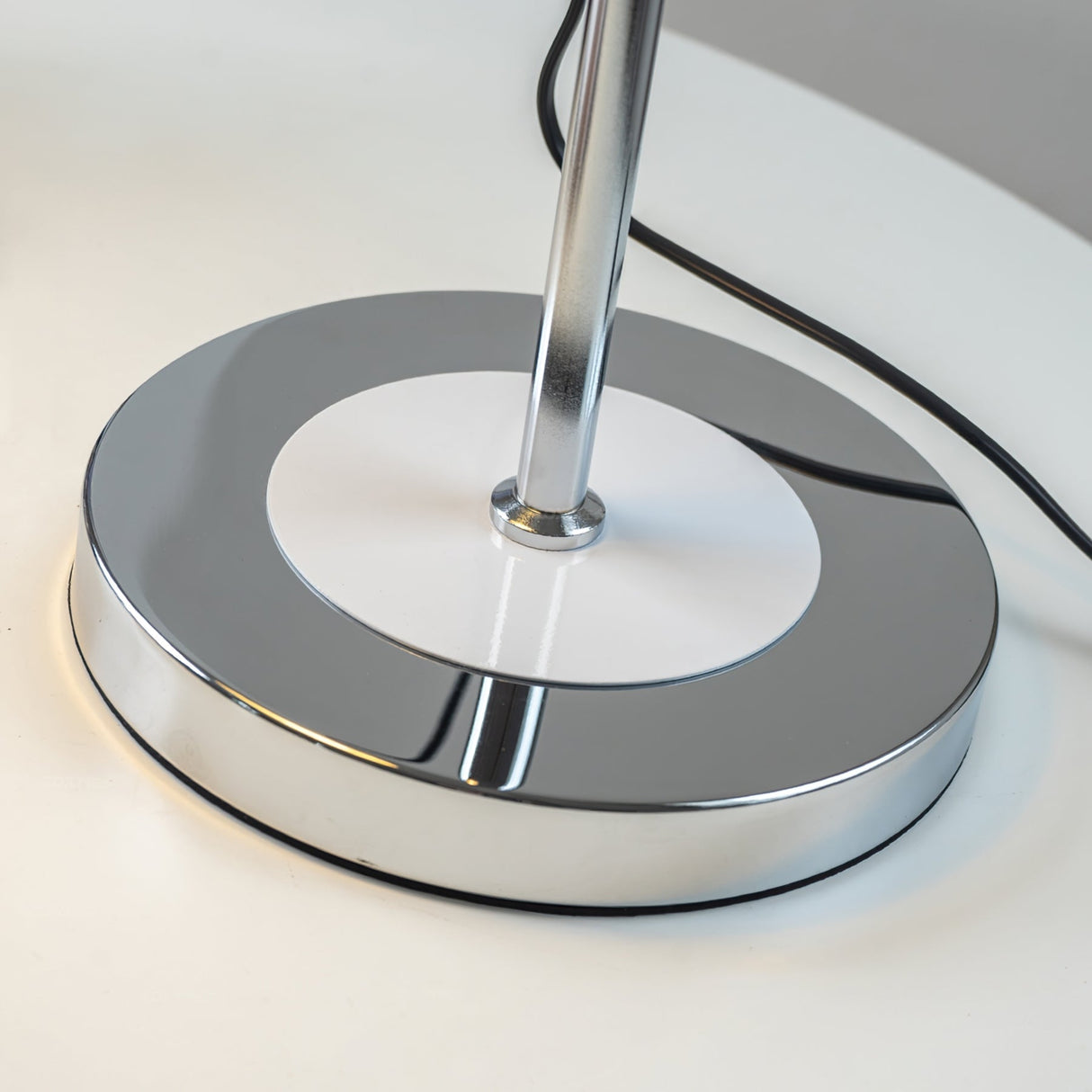 Modern Table Lamp Adjustable Metal Shade Design - Product detail 5