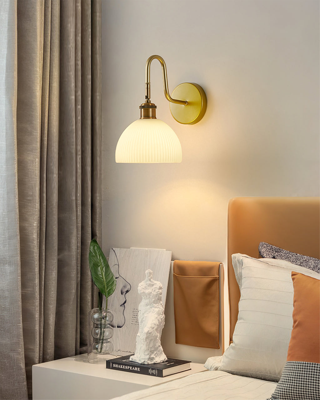 Modern Wall Sconce Brass Finish With Glass Shade - Product detail 7