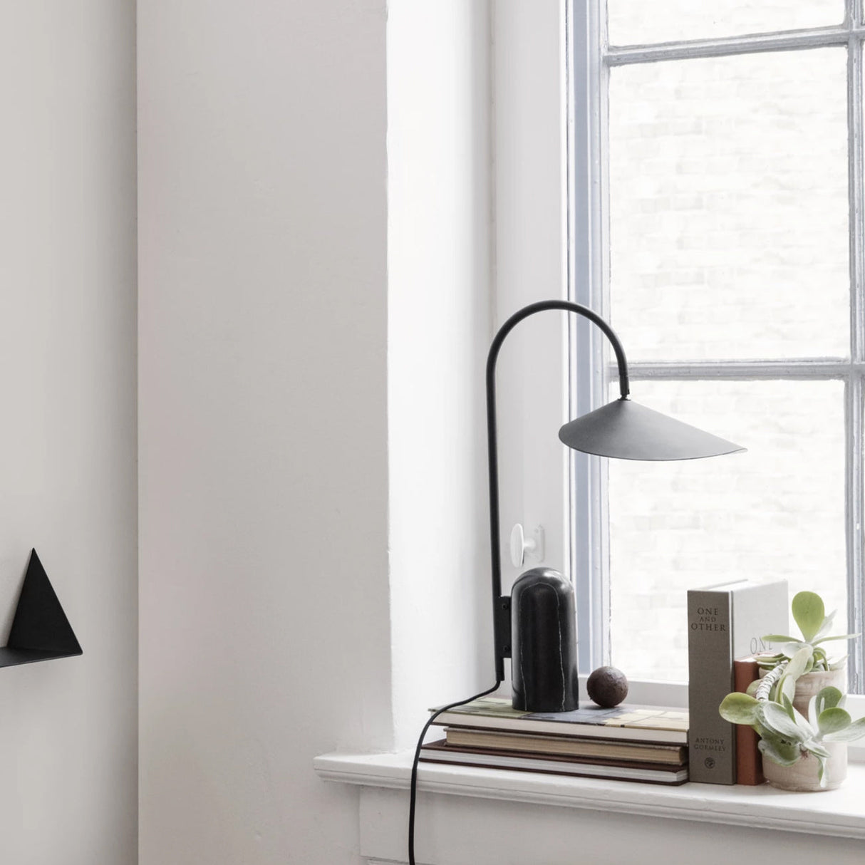 Modern Table Lamp Black Marble Base with Curved Shade - Product example