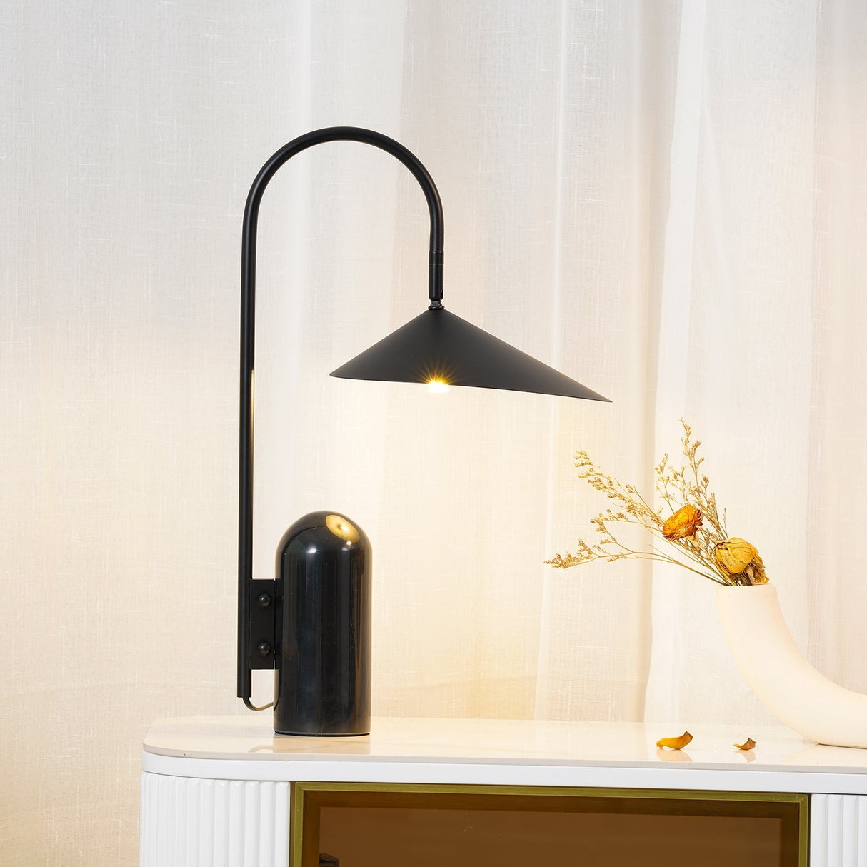 Modern Table Lamp Black Marble Base with Curved Shade - Product detail 10