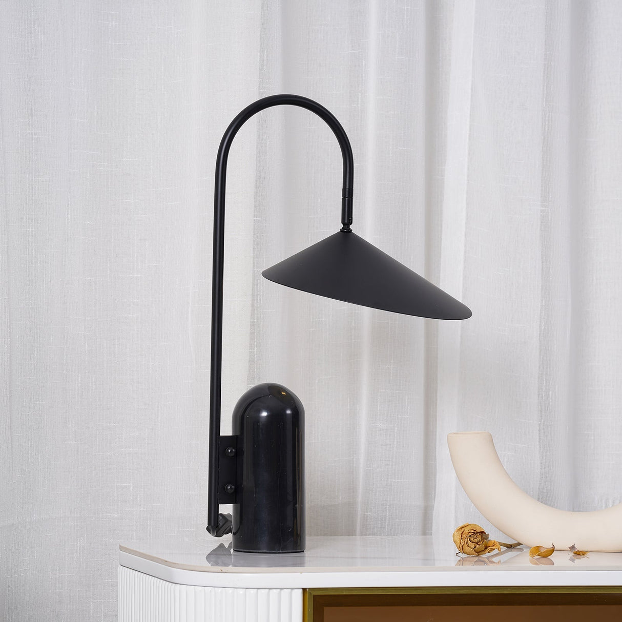 Modern Table Lamp Black Marble Base with Curved Shade - Product detail 12