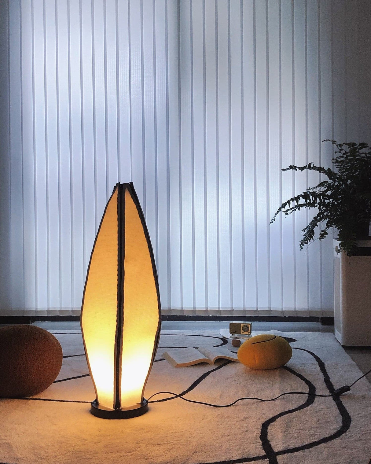 Artistic Table Lamp Banana Leaf Design With Warm Glow - Product detail 22