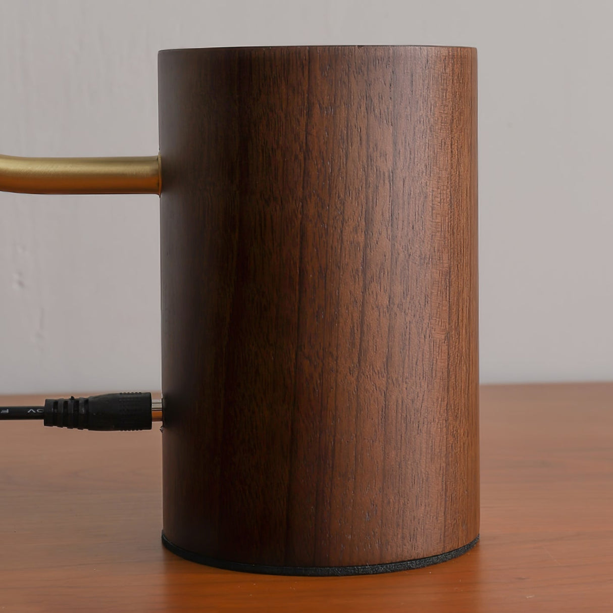 Modern LED Table Lamp Walnut Wood with Brass Accent - Product detail 8