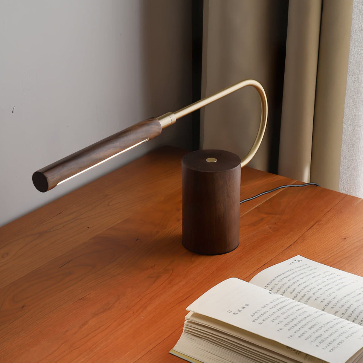 Modern LED Table Lamp Walnut Wood with Brass Accent - Product detail 4