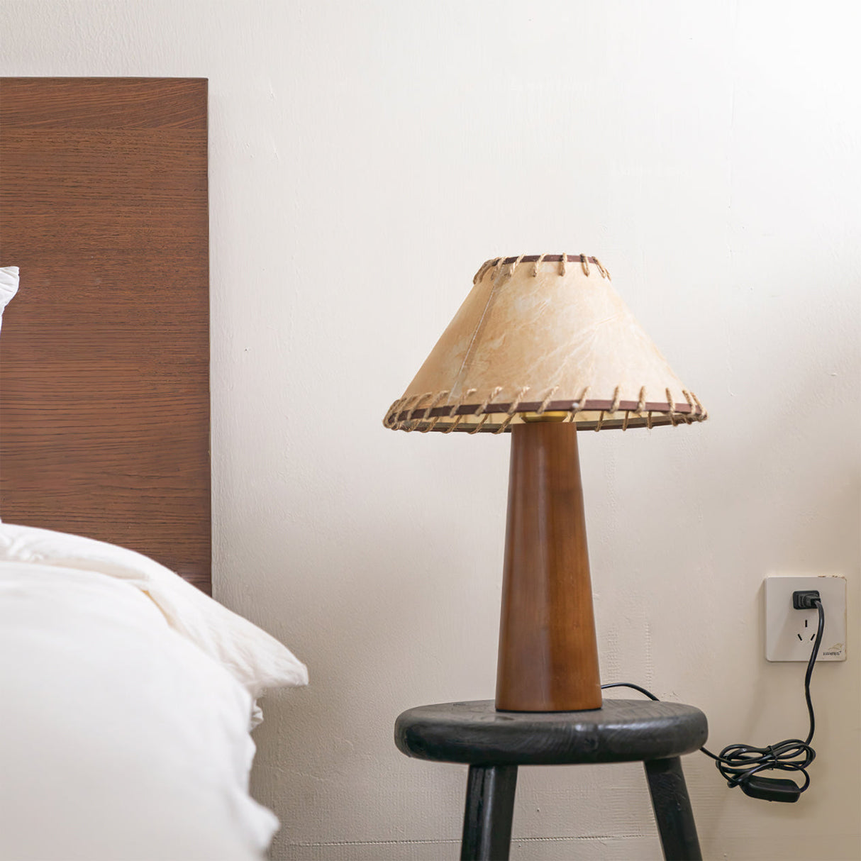 Mid-Century Table Lamp Solid Wood Base With Stitched Shade - Product detail 6