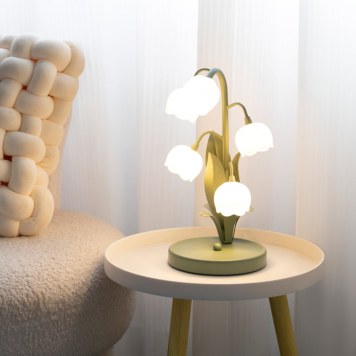 Lily Valley Table Lamp Floral Green Metal Design - Detailed view