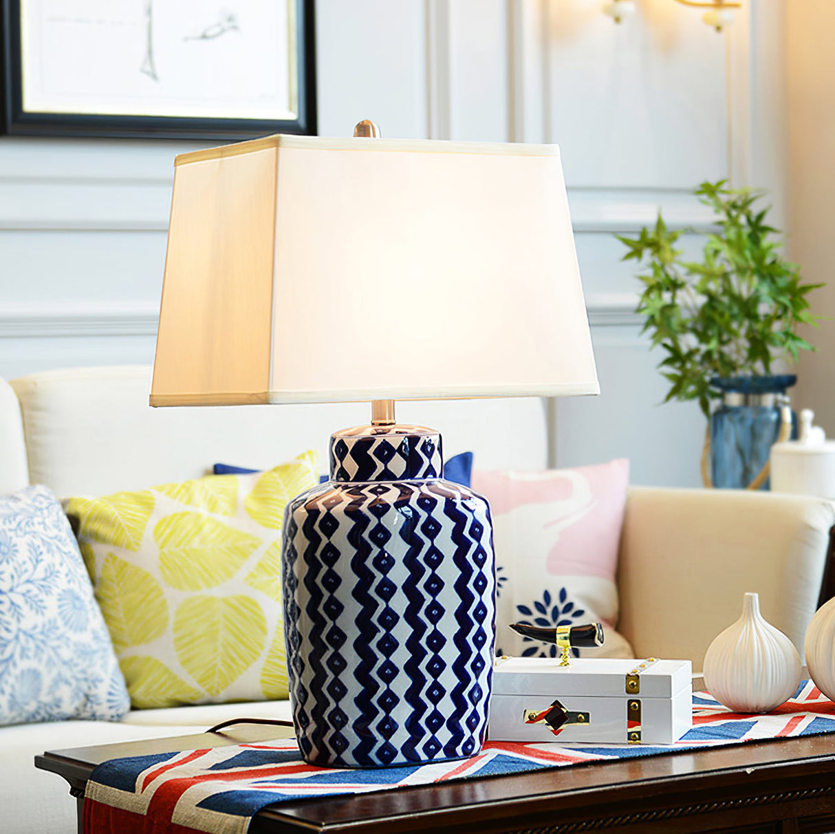 Geometric Table Lamp Blue White Porcelain Design - Product detail 8