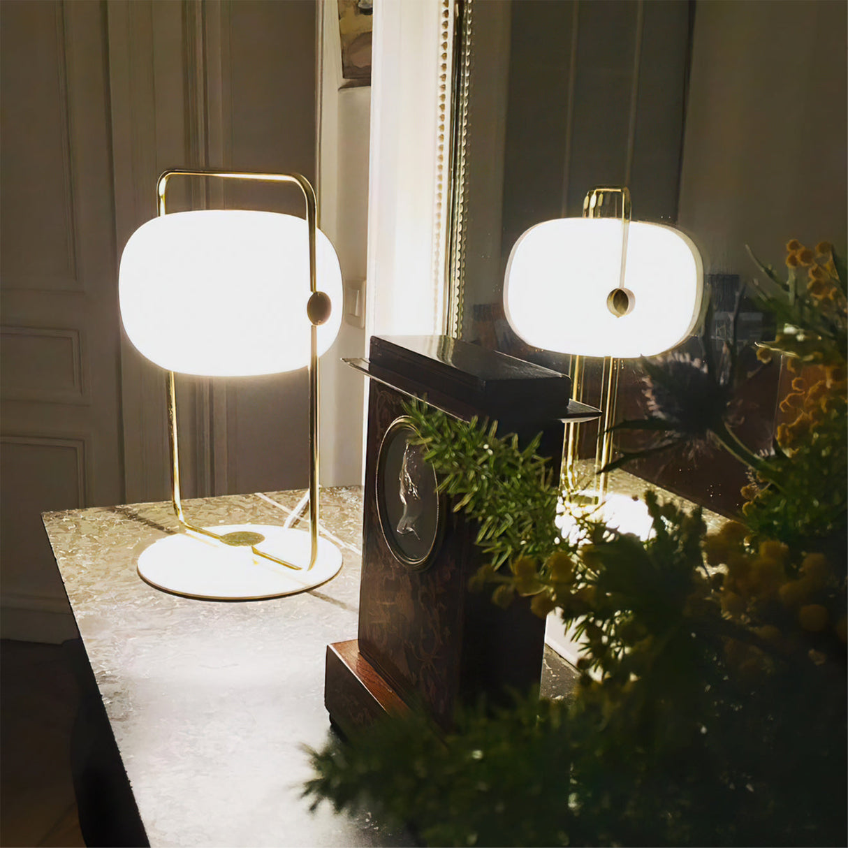 Minimalist Glass Table Lamp Metal Frame Design - Product detail 10