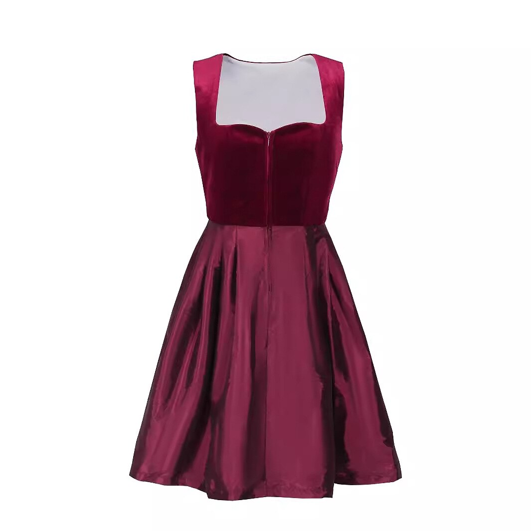 Traditional Dirndl Dress  Burgundy Velvet with Lace Detail - Product detail 4