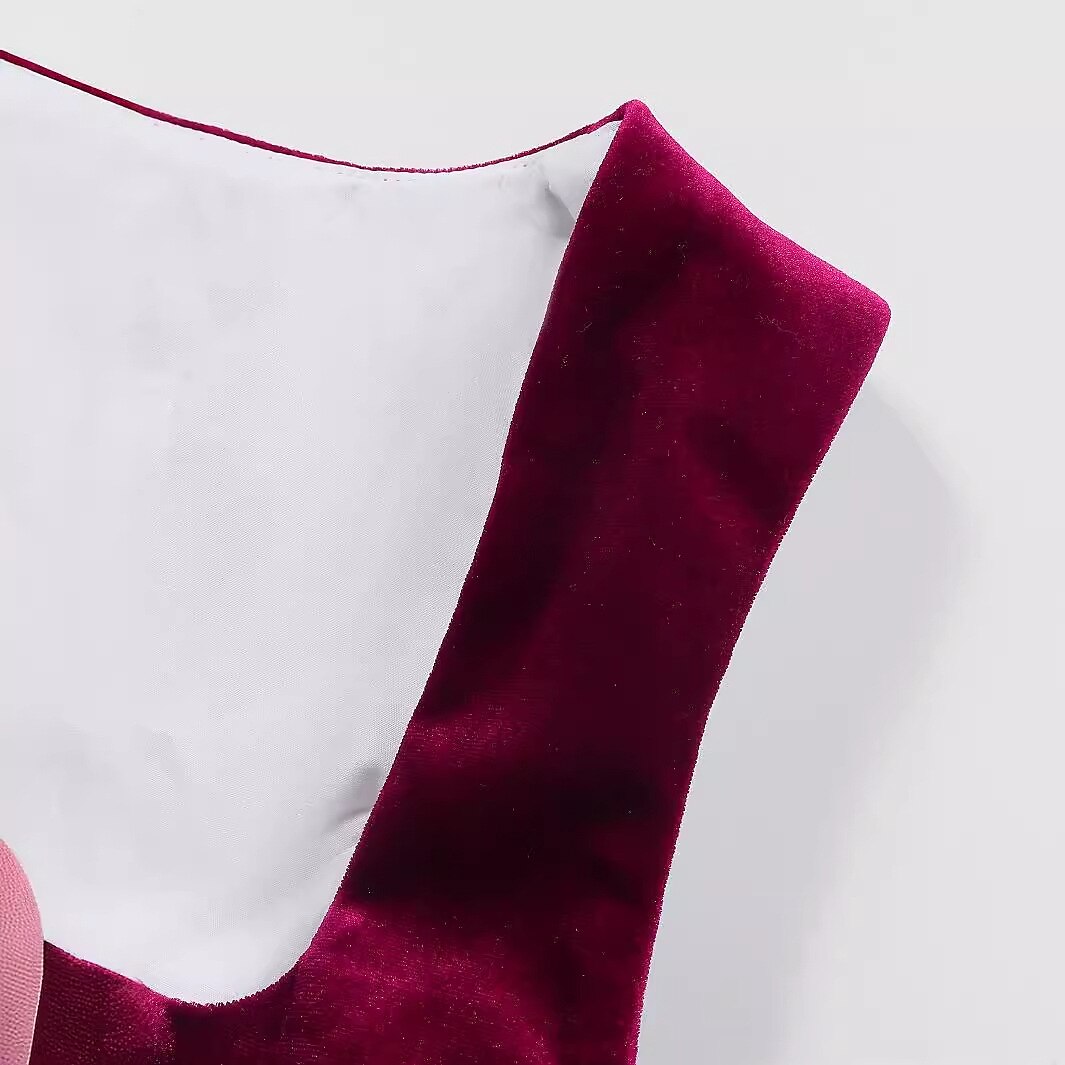 Traditional Dirndl Dress  Burgundy Velvet with Lace Detail - Product detail 7