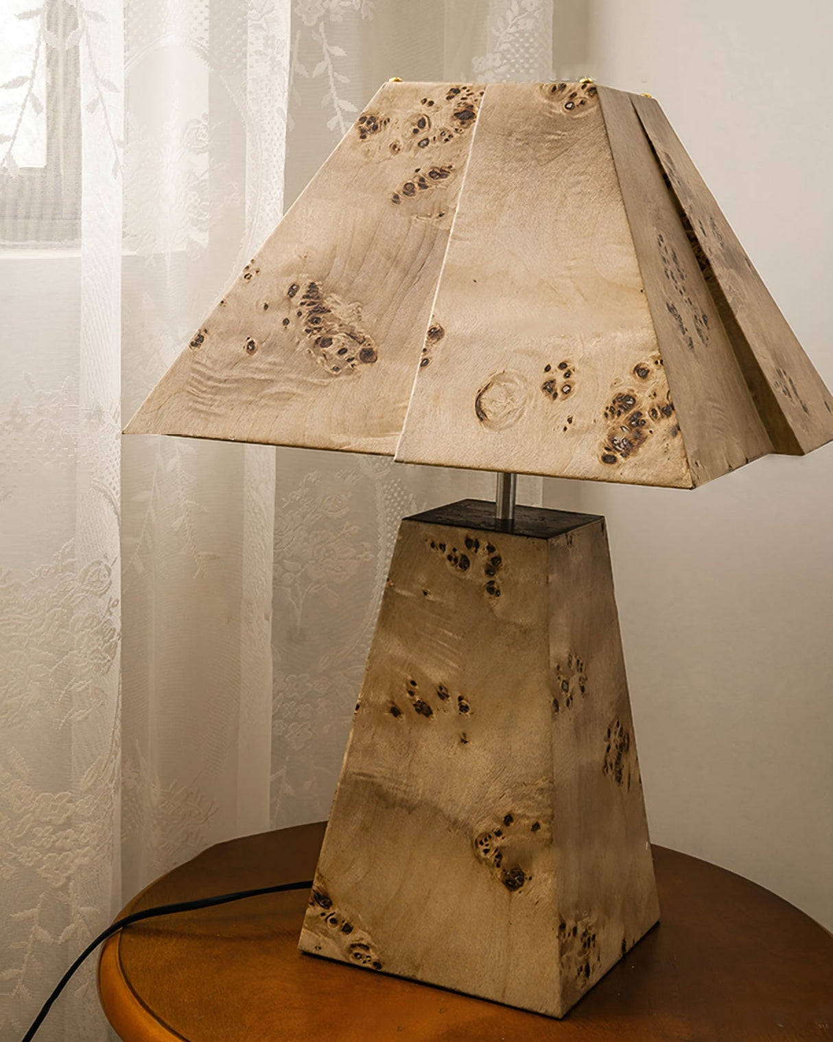 Geometric Wood Table Lamp Pyramid Design With Natural Finish - Product detail 11