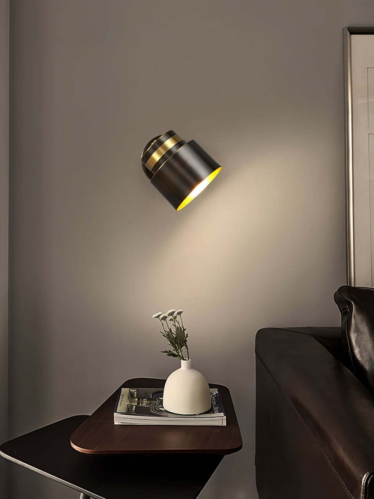 Modern Wall Sconce Black Aluminum With Gold Trim - Product detail 9