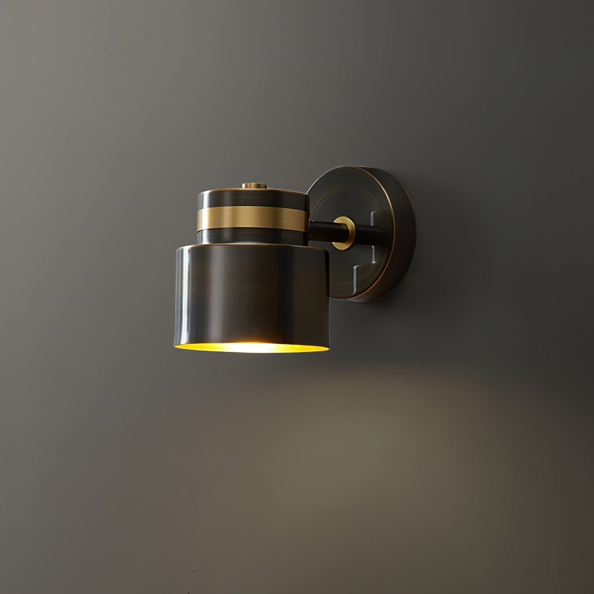 Modern Wall Sconce Black Aluminum With Gold Trim - Product detail 10