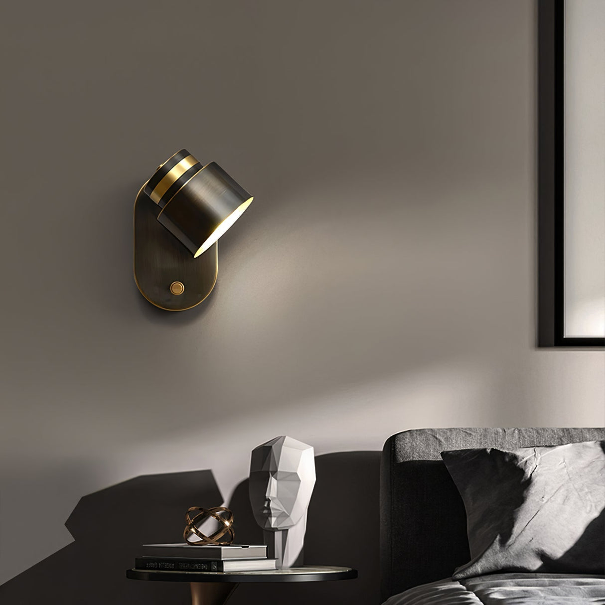 Modern Wall Sconce Black Aluminum With Gold Trim - Product detail 5