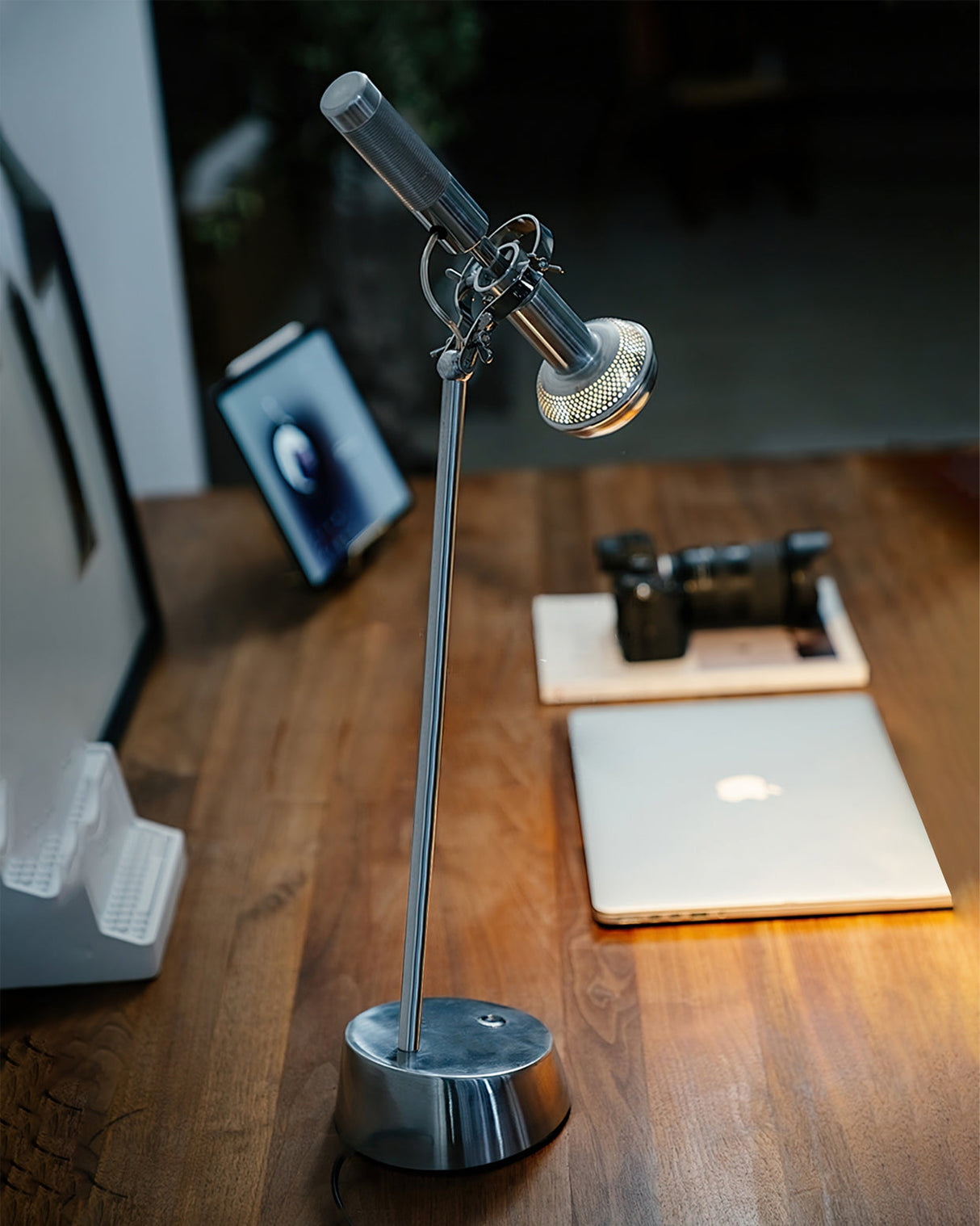 Industrial Table Lamp Adjustable Chrome Metal Design - Product detail 9
