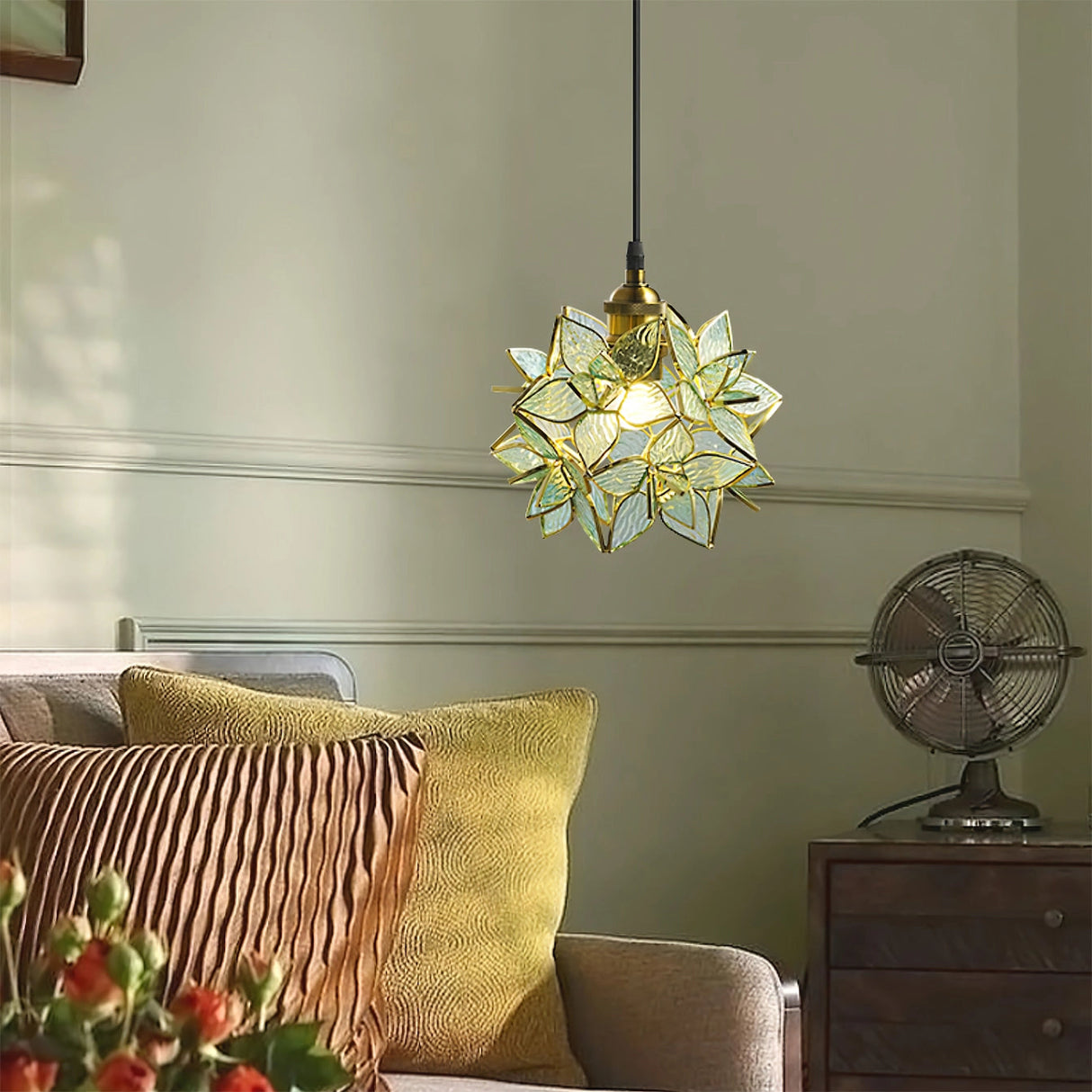 Modern Floral Pendant Light Geometric Petal Design - Product detail 4