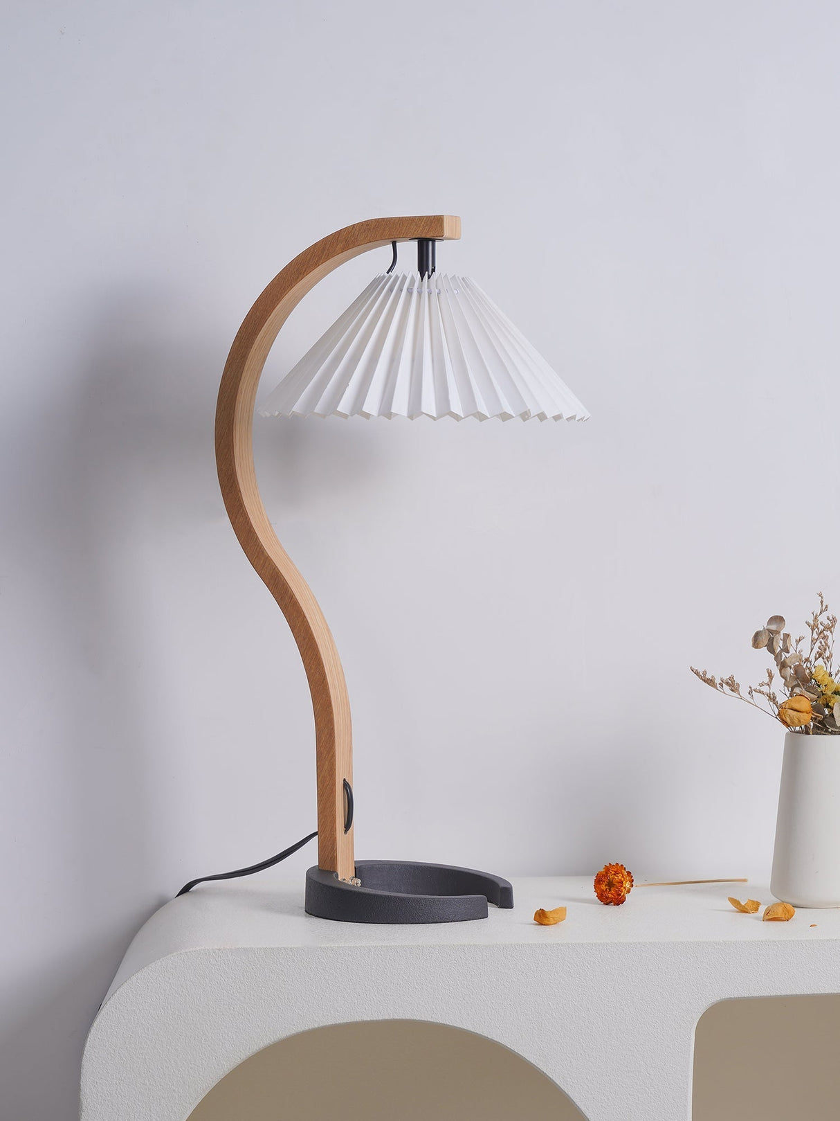 Scandinavian Table Lamp Curved Wood with Pleated Shade - Product detail 6
