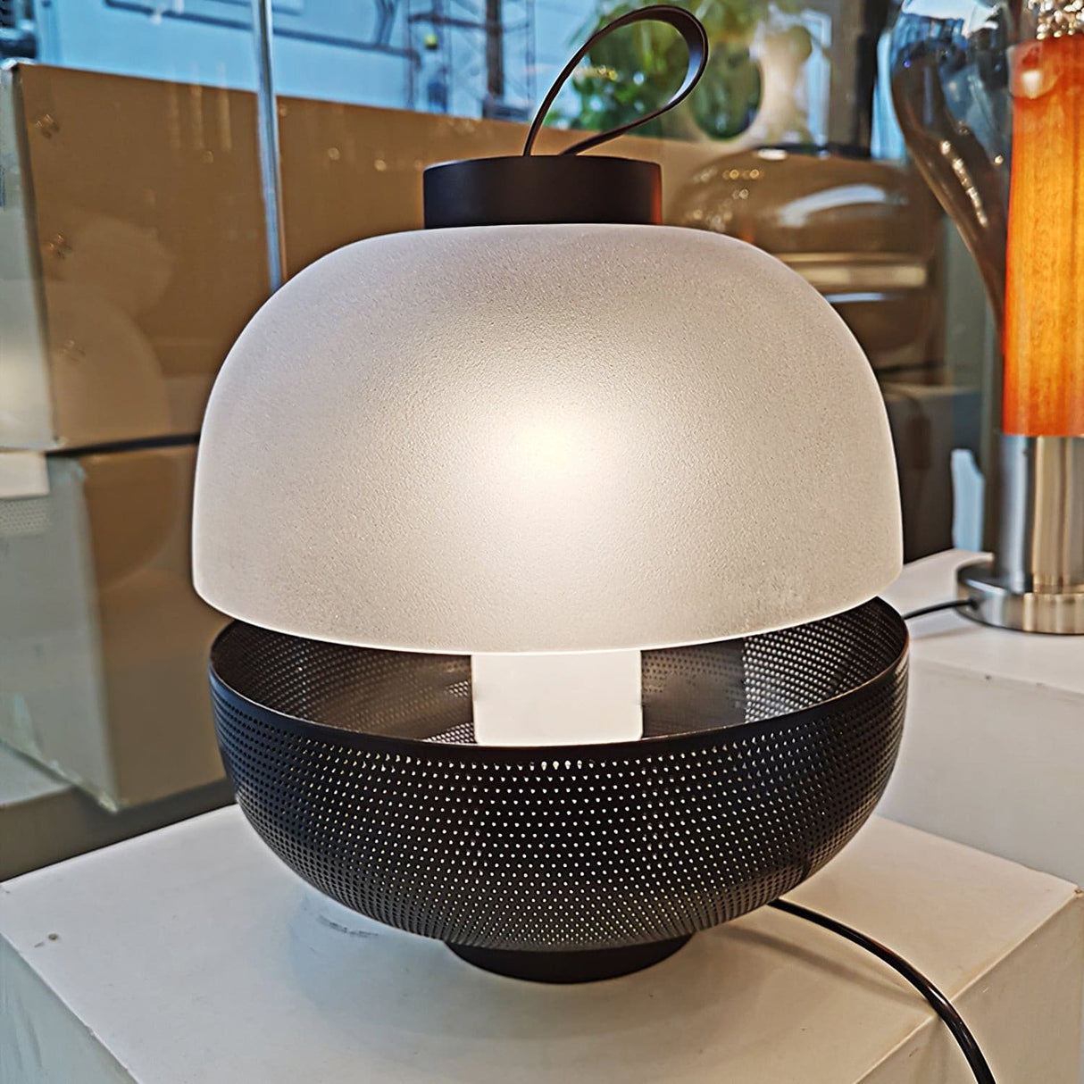Modern Table Lamp Mesh Metal and Frosted Glass Design - Product detail 14