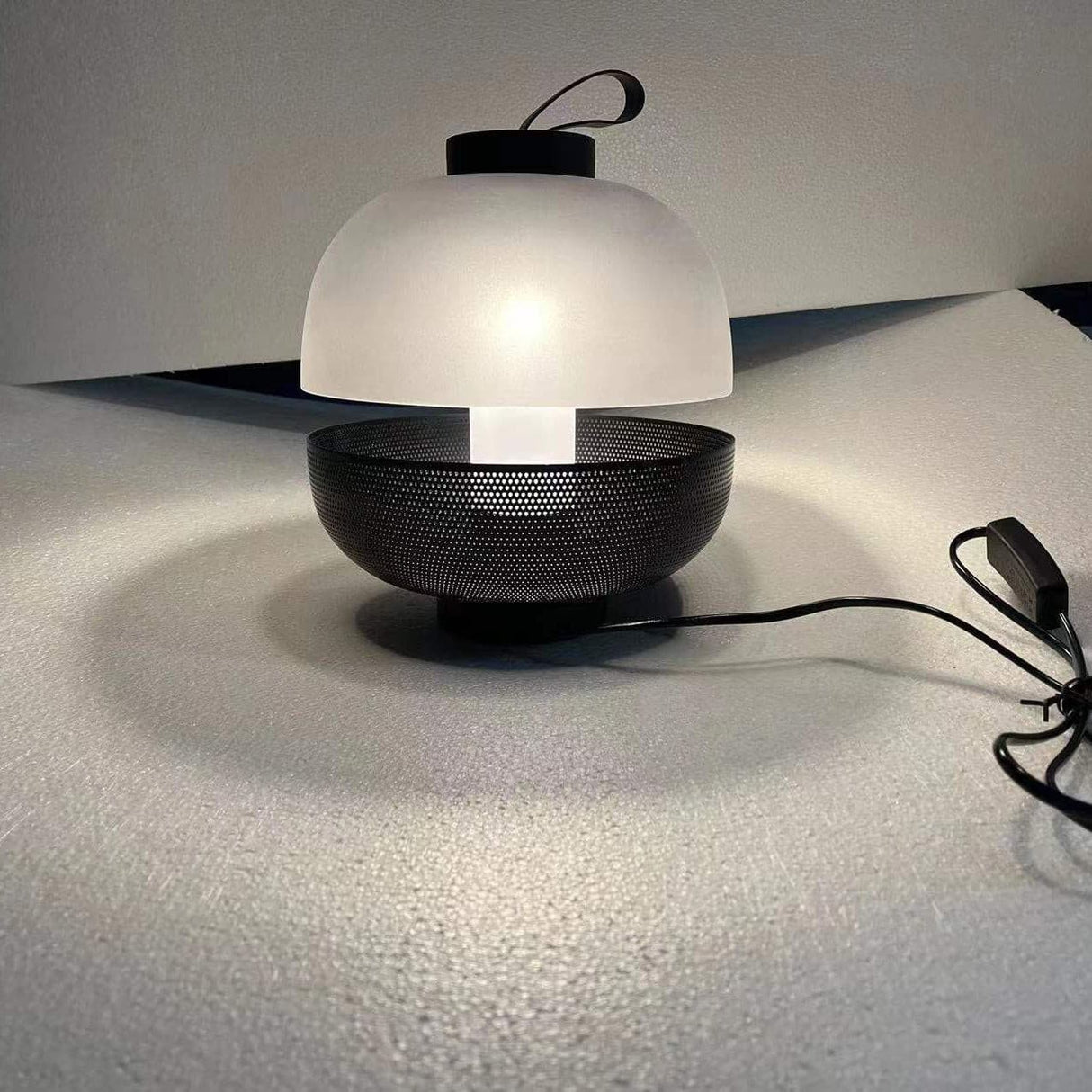 Modern Table Lamp Mesh Metal and Frosted Glass Design - Product detail 5