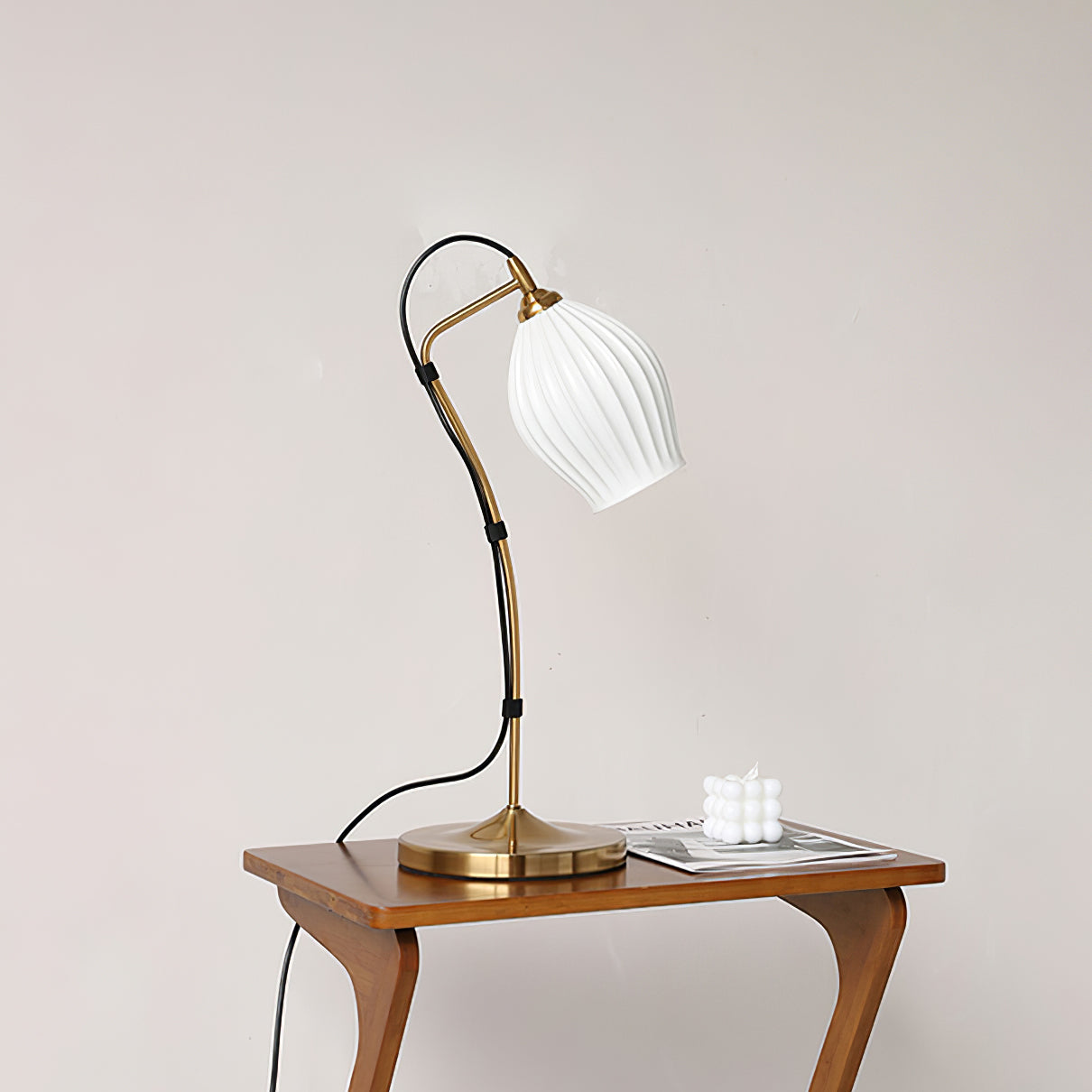 Ceramic Table Lamp Ribbed Shade Design - Product detail 11