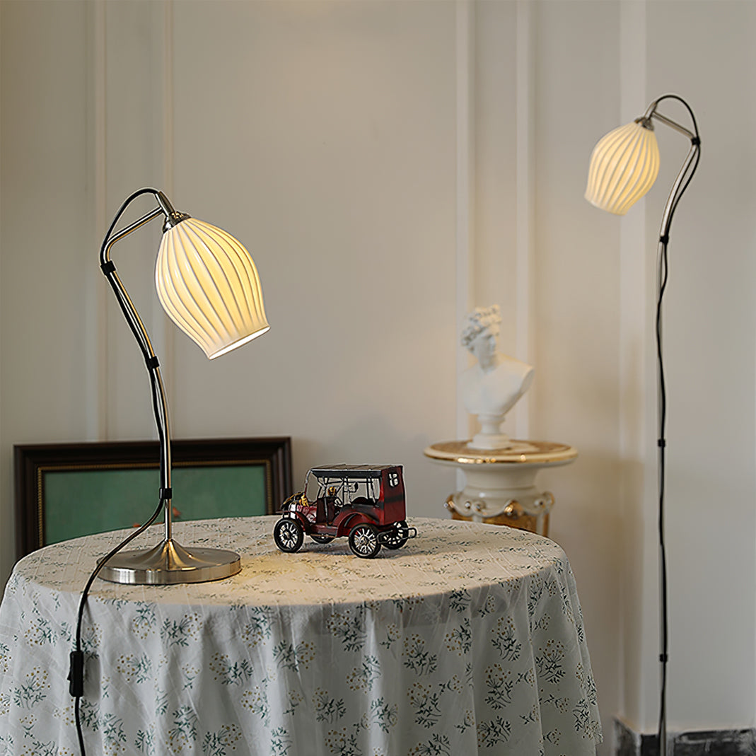 Ceramic Table Lamp Ribbed Shade Design - Product detail 8