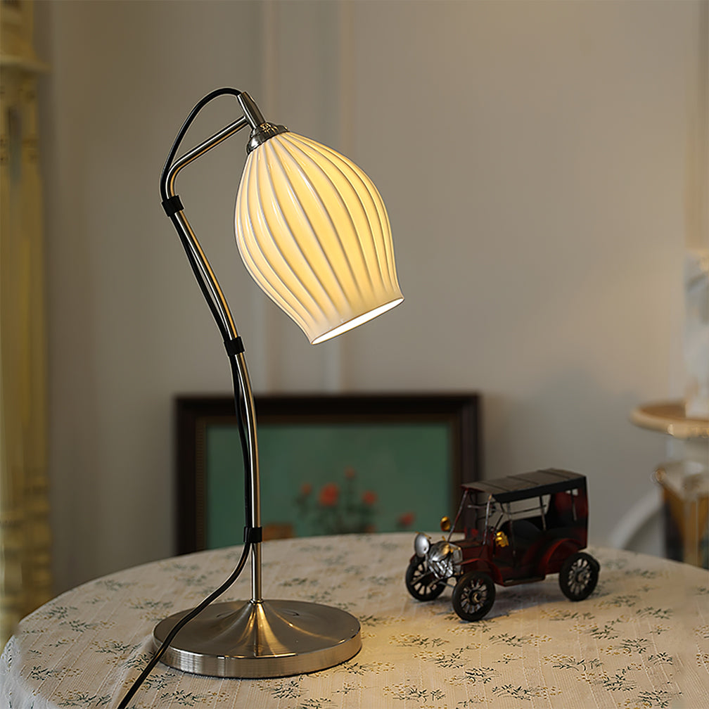 Ceramic Table Lamp Ribbed Shade Design - Product detail 5