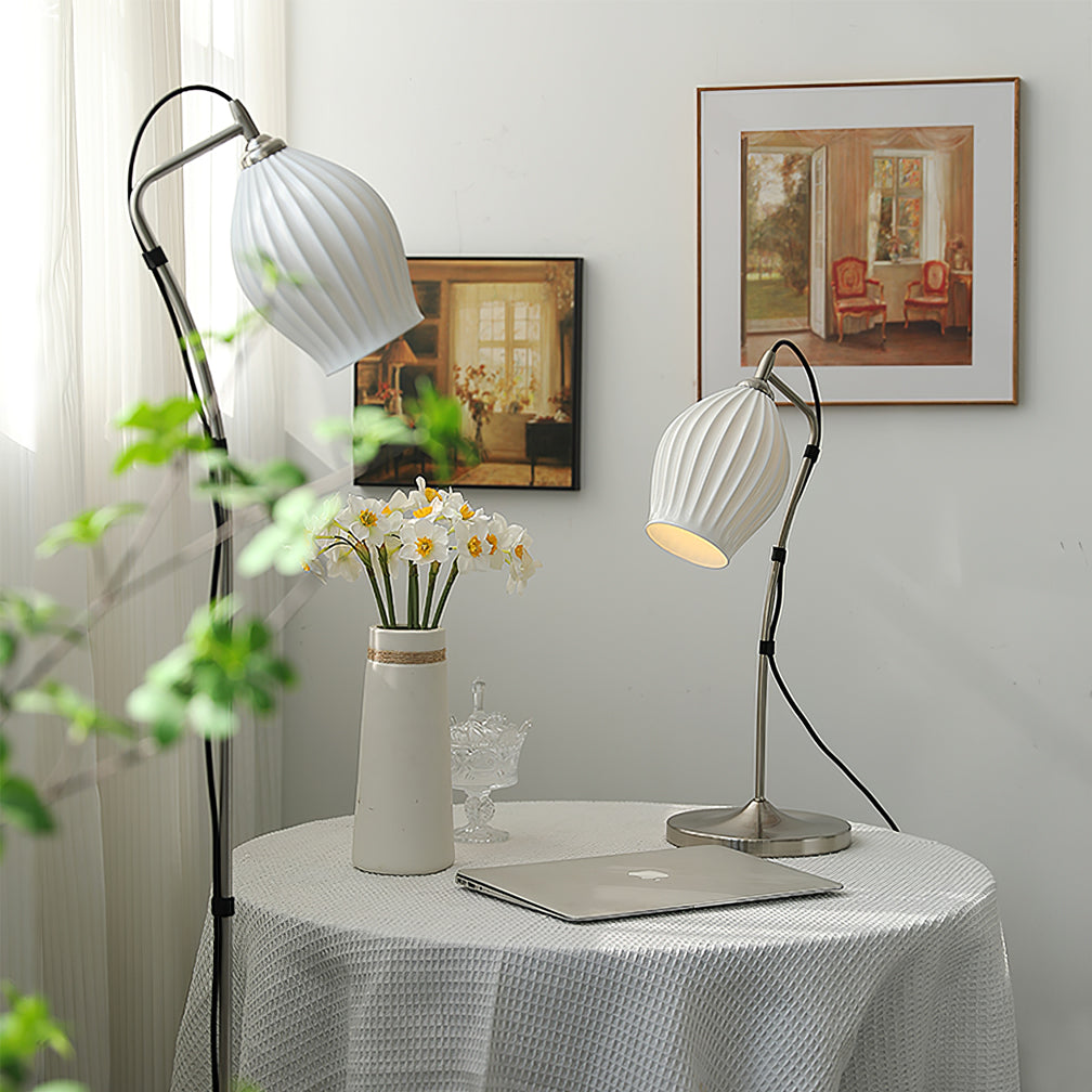 Ceramic Table Lamp Ribbed Shade Design - Product detail 9