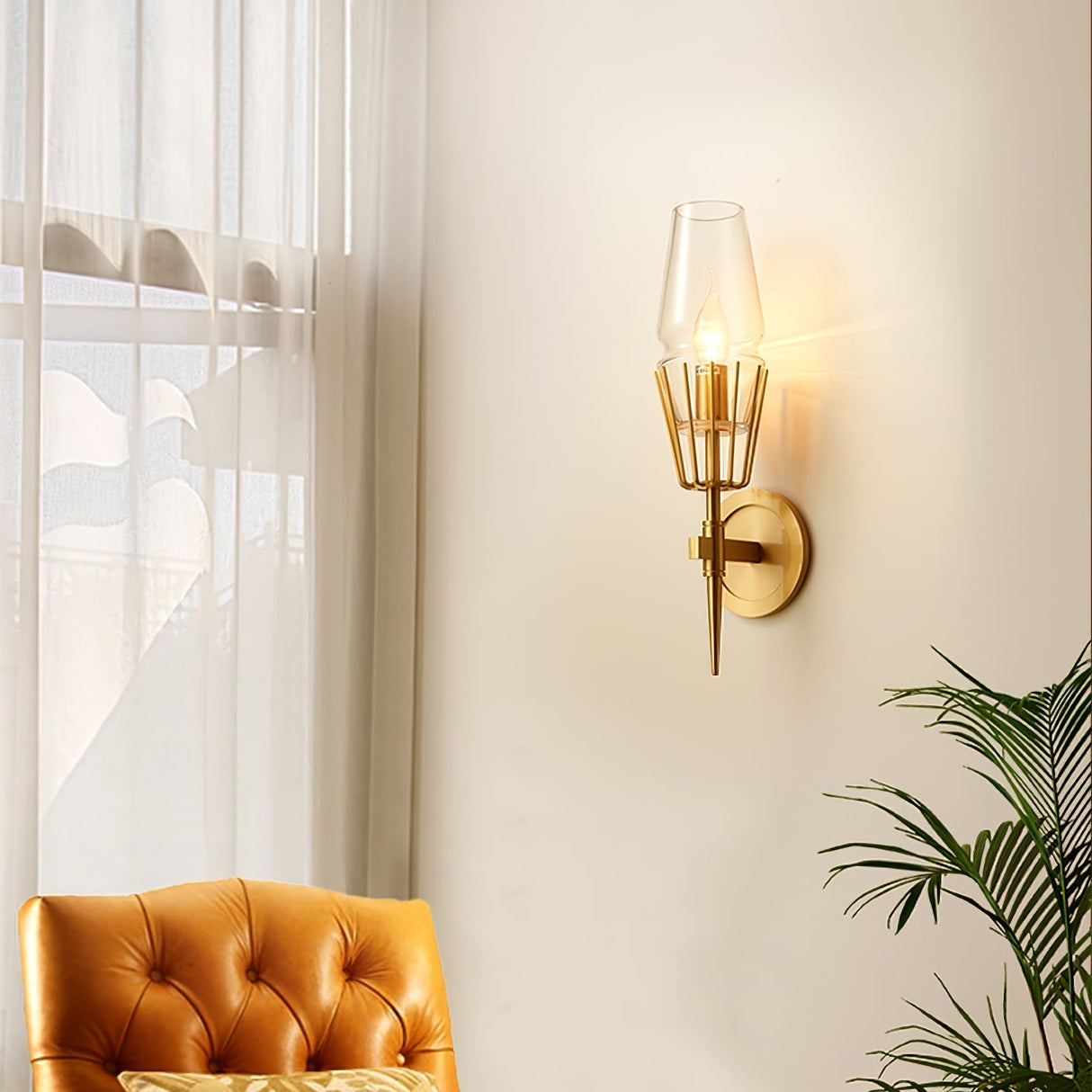 Modern Wall Sconce Brass Frame Clear Glass Shade - Product detail 4