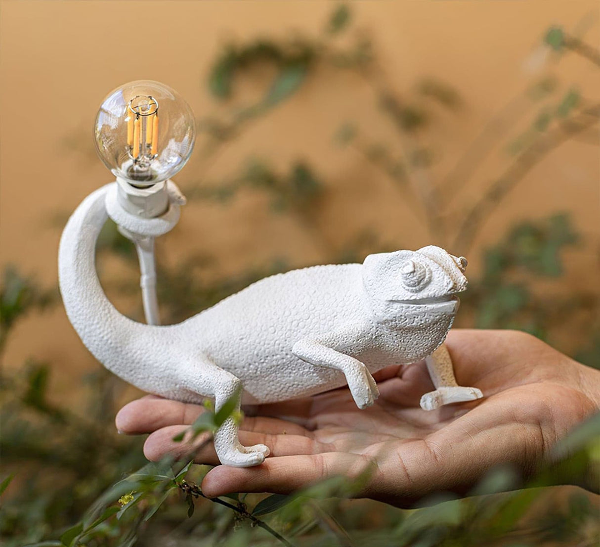Chameleon Table Lamp White Resin Animal Design - Product detail 12