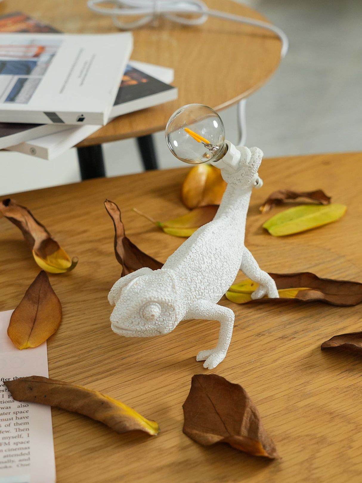 Chameleon Table Lamp White Resin Animal Design - Product detail 21