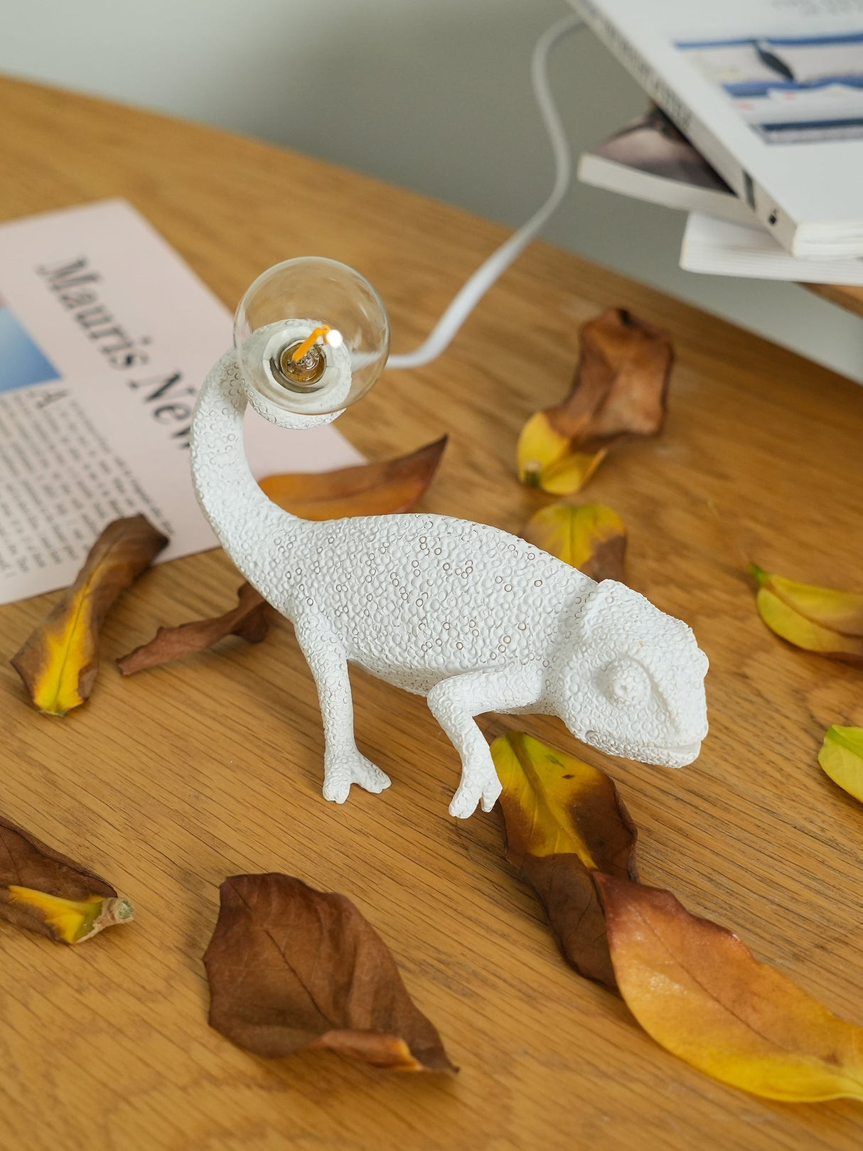 Chameleon Table Lamp White Resin Animal Design - Product detail 20