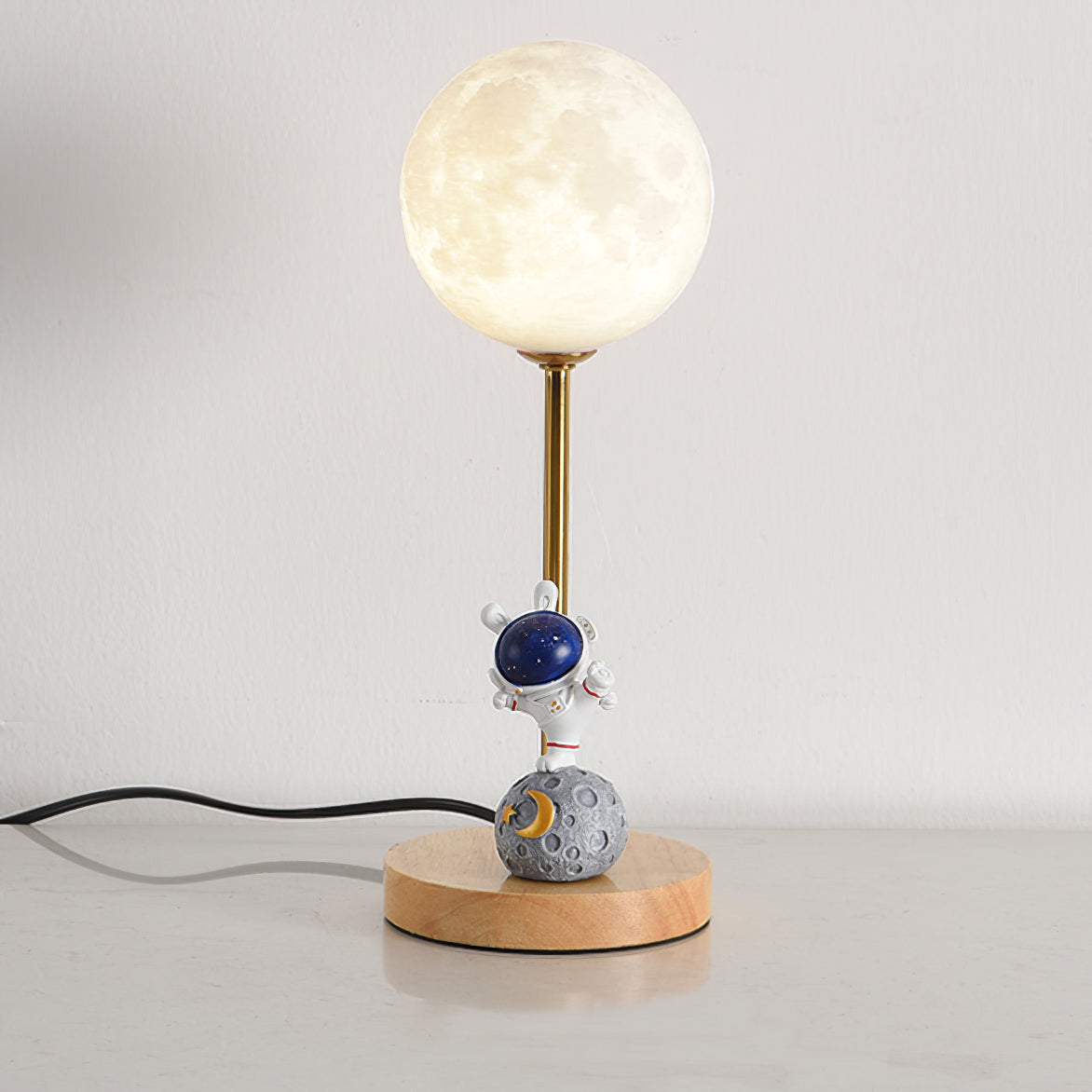Moon Shape Table Lamp LED Astronaut Design - Product detail 14