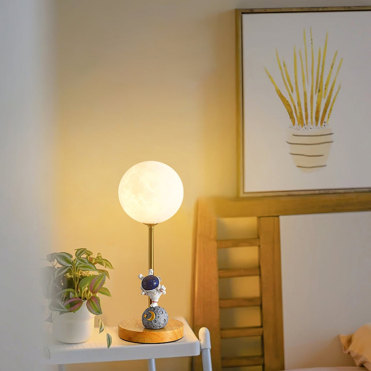 Moon Shape Table Lamp LED Astronaut Design - Product detail 16