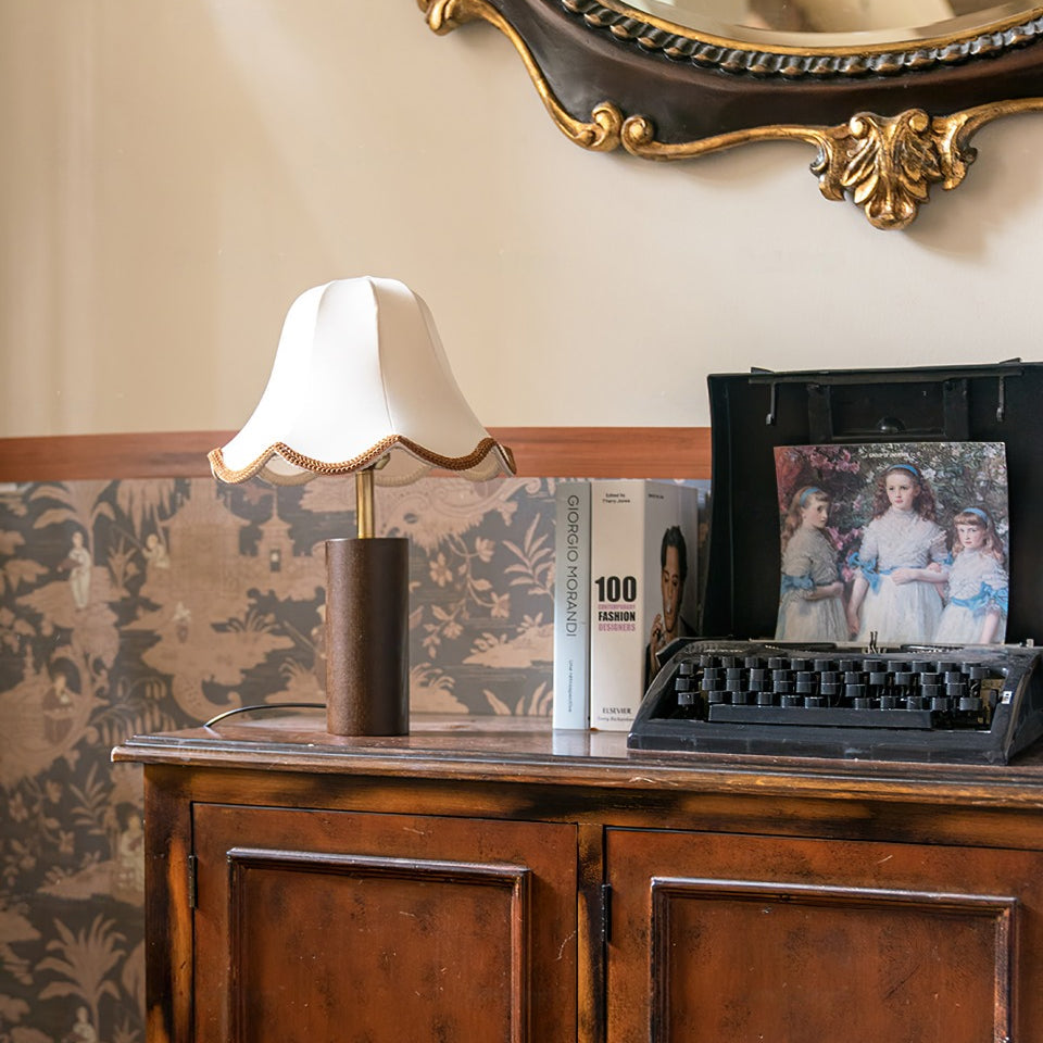 Vintage Table Lamp Scalloped Shade With Wooden Base - Product detail 6