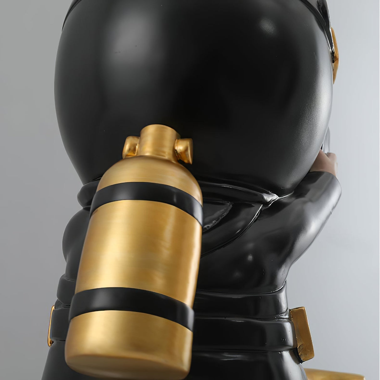 Contemporary Diver Table Lamp Decorative Resin Figurine Light - Product detail 16