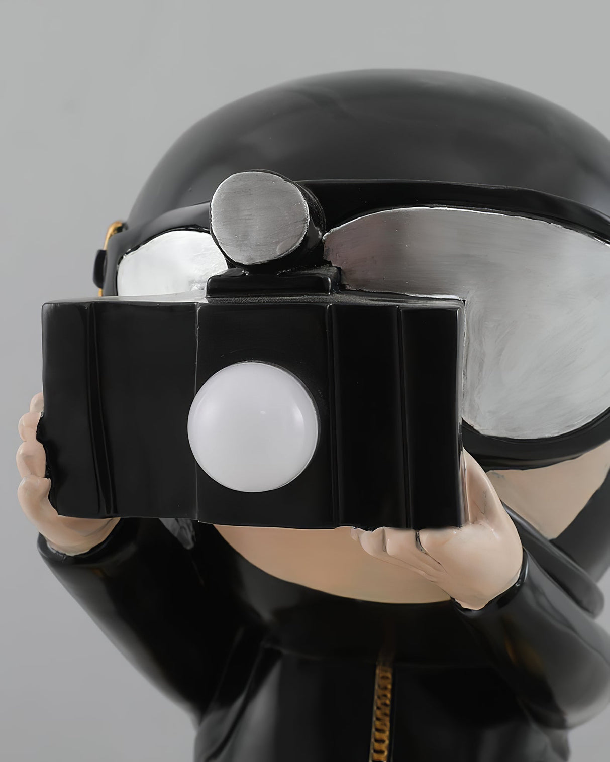 Contemporary Diver Table Lamp Decorative Resin Figurine Light - Product detail 6