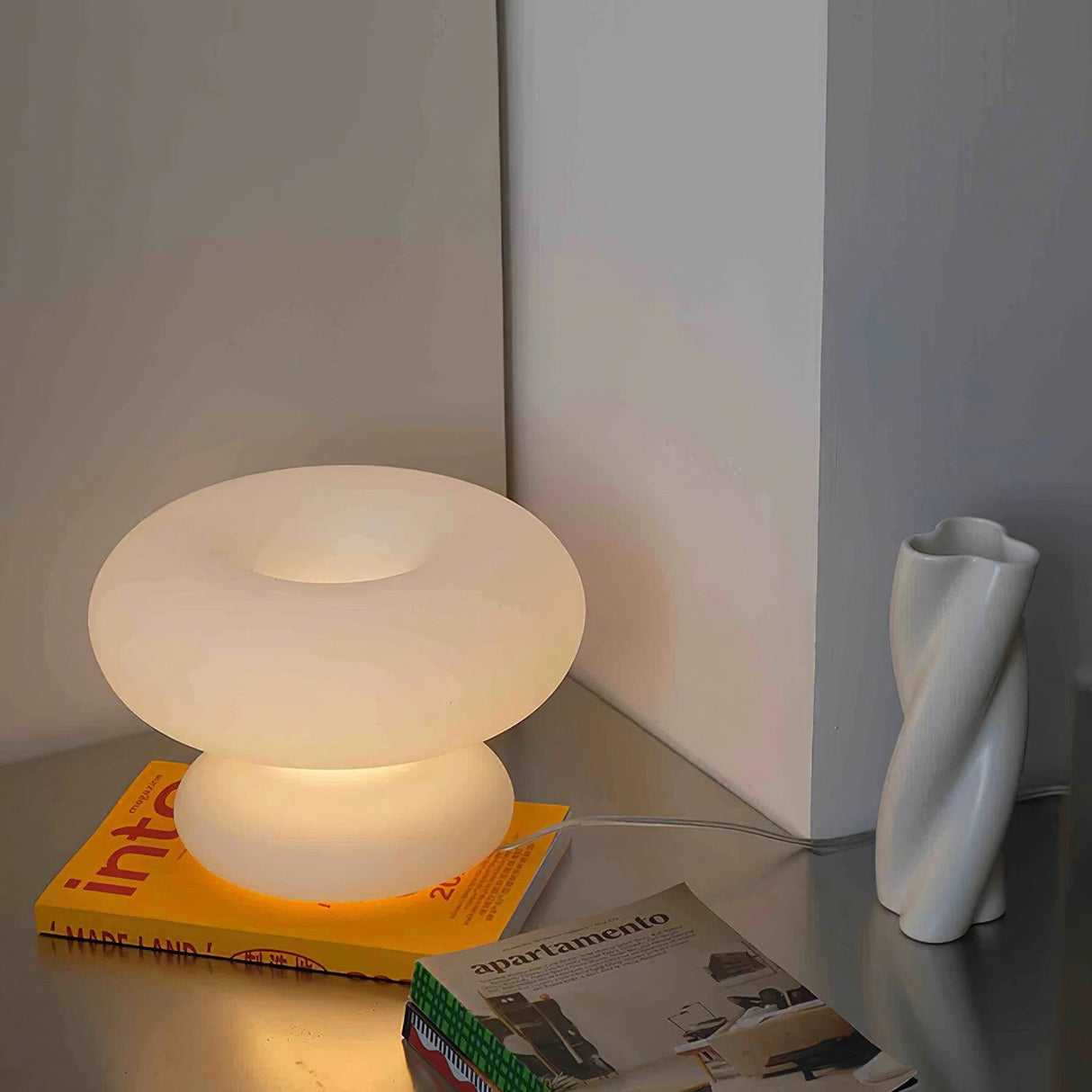 Modern LED Table Lamp Ring Shape Design With Soft Glow - Product detail 4