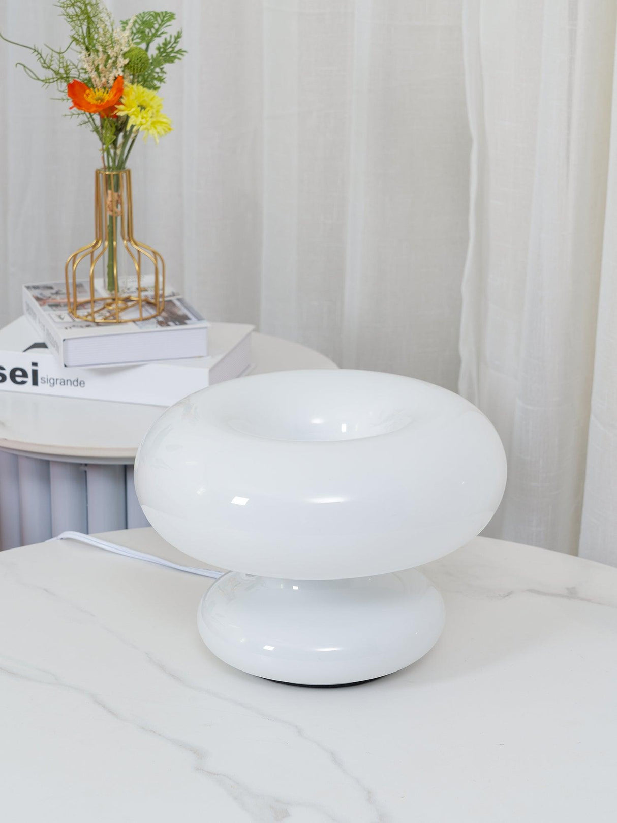 Modern LED Table Lamp Ring Shape Design With Soft Glow - Product detail 9