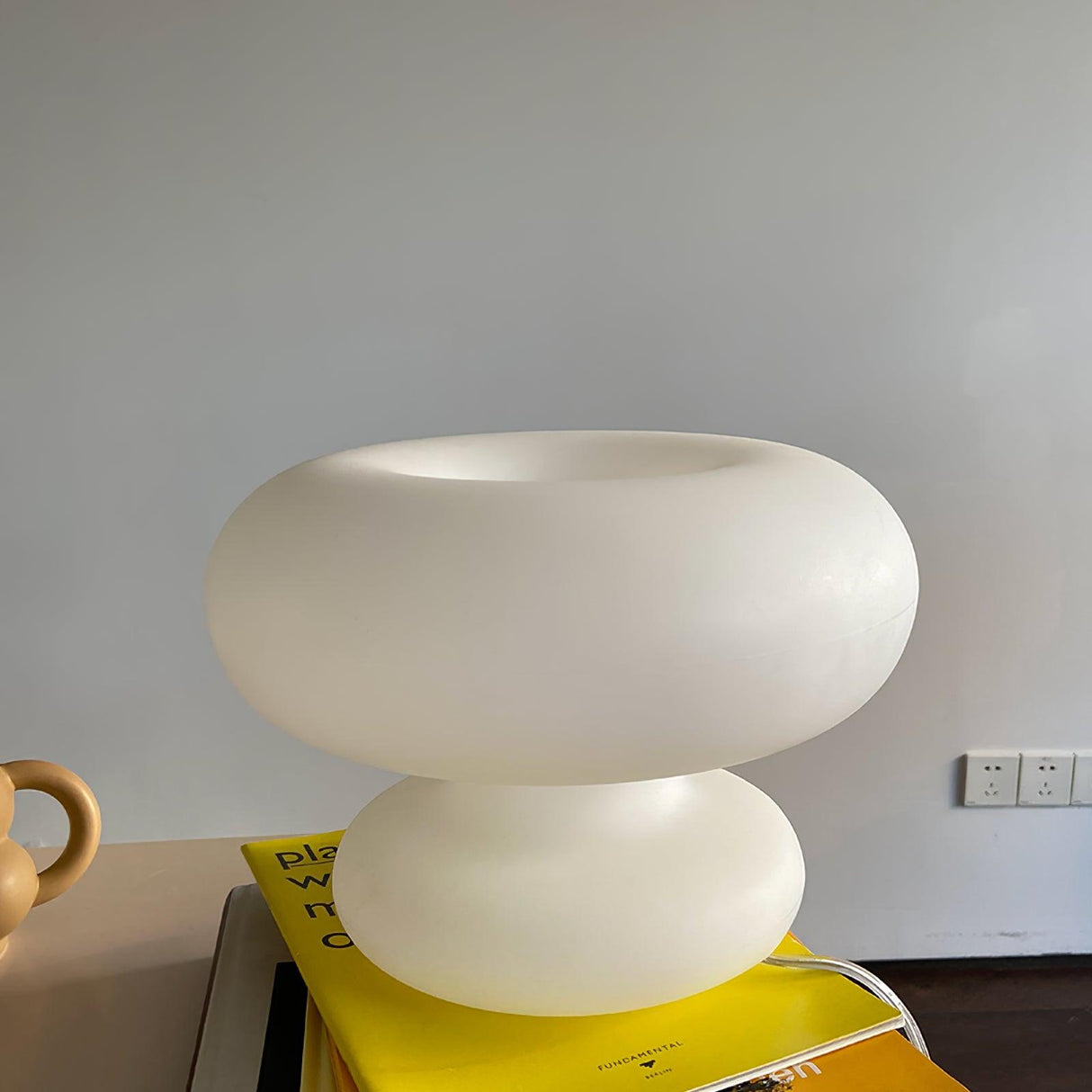 Modern LED Table Lamp Ring Shape Design With Soft Glow - Product detail 6